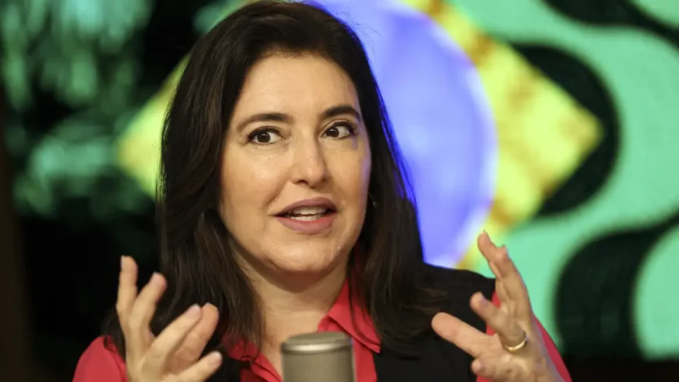 Simone Tebet alerta para riscos à democracia em entrevista ao NC News