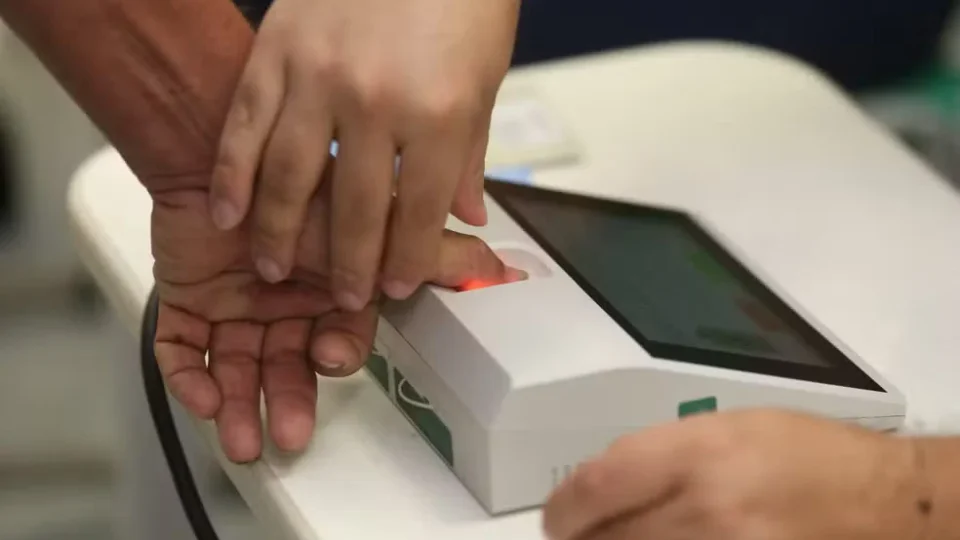 Eleições 2026: quem não tem biometria pode votar? Veja o que diz o TSE