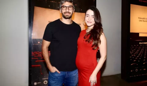 Ex de Deborah Secco Hugo Moura revela gravidez da esposa durante festival no Rio
