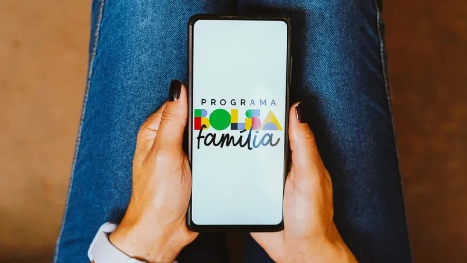 Beneficiários do Bolsa Família ocupam 85% das novas vagas formais desde 2023, aponta FGV