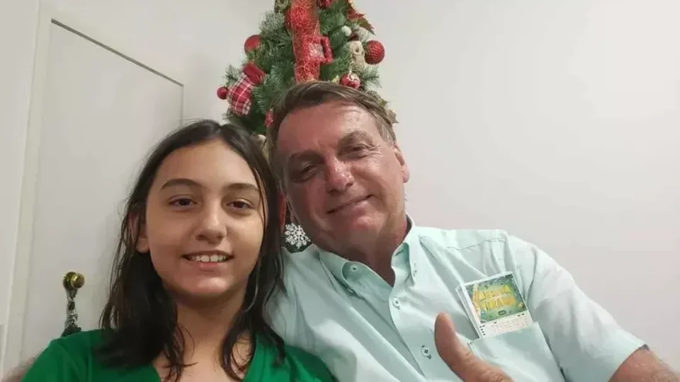 Bolsonaro pede autorização a Moraes para fazer festa de aniversário da filha em casa