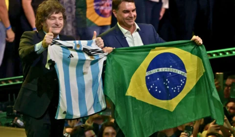 Economia da Argentina encolhe e Milei já enfrenta risco de recessão