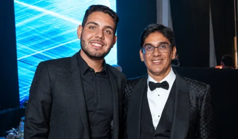 Alvo da PF, sobrinho de Adilsinho já recebeu Flávio Bolsonaro em camarote na Sapucaí