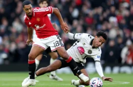 Bournemouth vence Manchester United por 3 a 0 em Old Trafford e aprofunda crise do rival