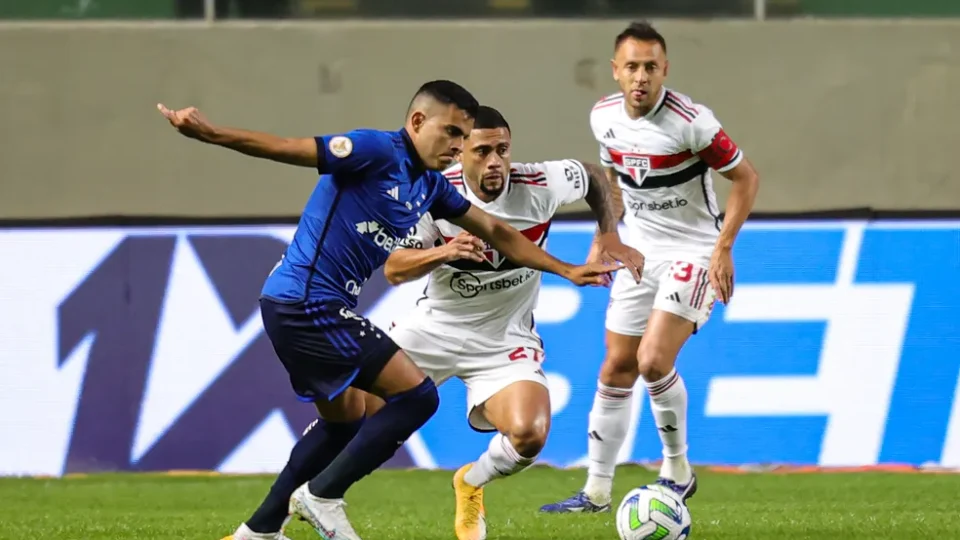 Cruzeiro recebe São Paulo de olho no G-4 do Brasileirão