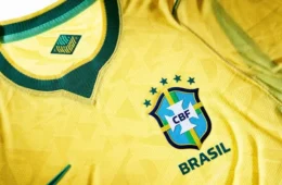 Mercado obriga funcionários a trocar uniforme vermelho por camisa da Seleção em MG