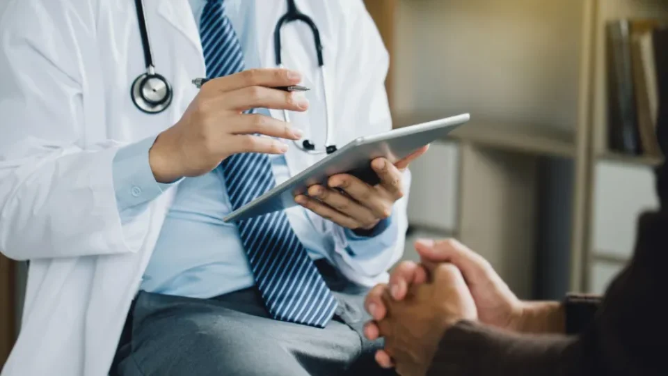 Utah permite que inteligência artificial renove receitas de medicamentos sem consulta médica