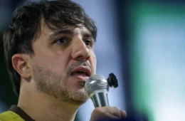 Renan Santos publica mensagem cifrada com número 13 e provoca especulações sobre Lula
