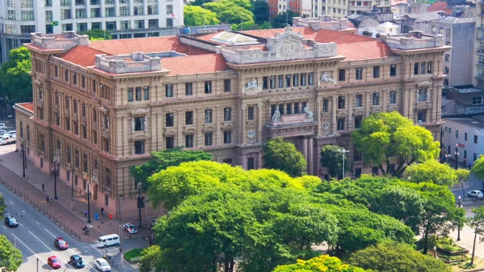 TJ-SP abre concurso com 132 vagas e salários de até R$ 9,8 mil; veja como participar