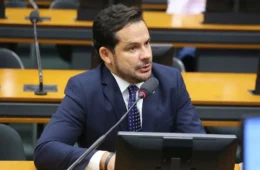 Alberto Neto anuncia intenção de disputar novamente a Prefeitura de Manaus em 2028