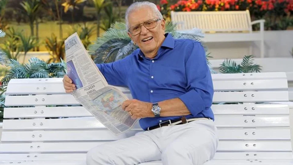 Carlos Alberto de Nóbrega é internado aos 90 anos com suspeita de infecção viral