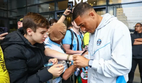 Grêmio net: com 5 desfalques, time busca 1ª vitória fora hoje