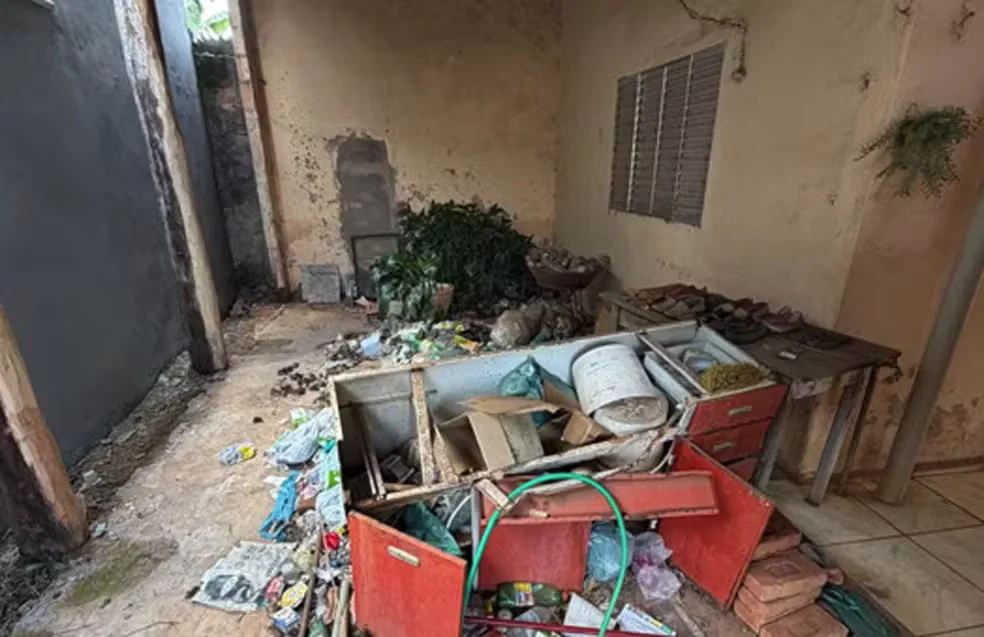 Casa da mulher encontrada vivendo em isolamento social em Cristais Paulista, SP — Foto: Divulgação/Polícia Civil