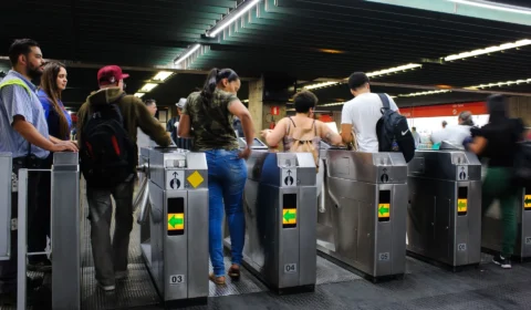 Metrô de SP passa a aceitar Pix nas estações; saiba quais linhas já têm a novidade