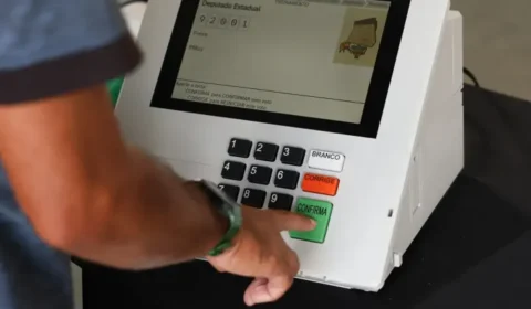 Eu levo multa se não votar? Entenda as regras do TSE