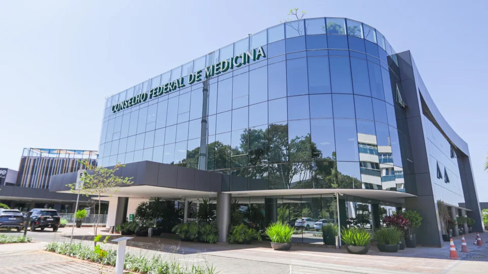 “OAB da Medicina”: comissão aprova novas regras para avaliar estudantes e médicos