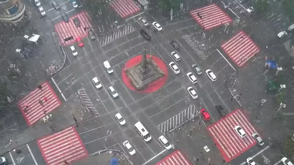 VÍDEO: Chove forte em Belo Horizonte: alertas de perigo e granizo do Inmet