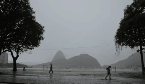 Rio tem sábado de chuva durante o dia e à noite; veja a previsão