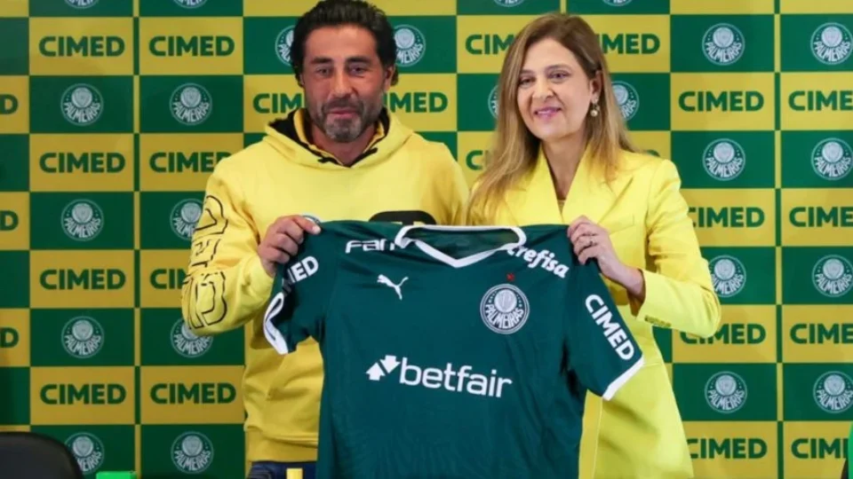 Patrocinador do Palmeiras promete bancar 50 ônibus de torcedores para final da Libertadores