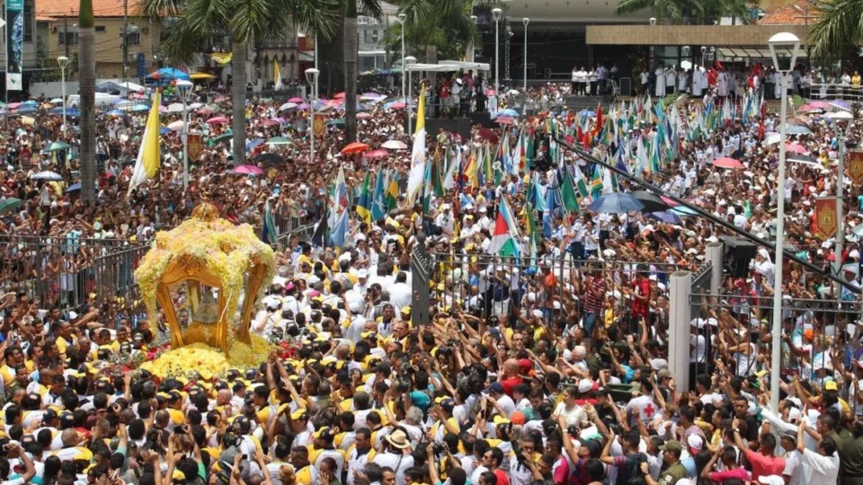 Acompanhe ao vivo uma das maiores manifestações de fé do mundo