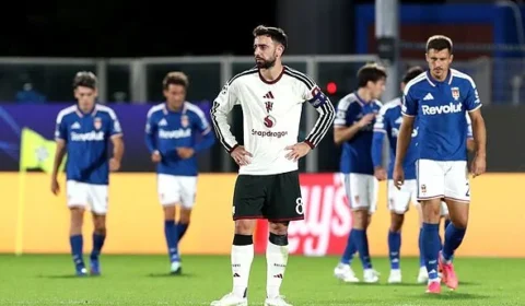 Como 1907 atropela Manchester United por 4 a 1 com dois gols de Nico Paz na Champions
