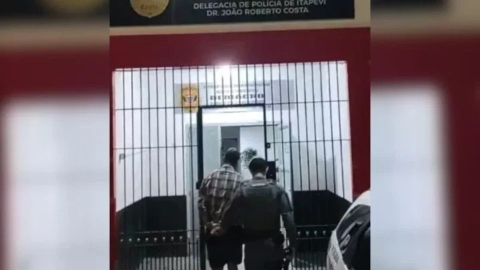 Homem tenta denunciar ex-esposa à polícia e acaba preso por estupro em SP