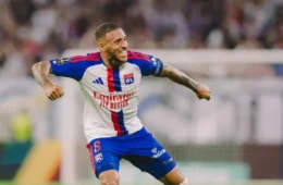 Lens x Lyon hoje: onde assistir ao vivo, horário e escalações pelo Campeonato Francês