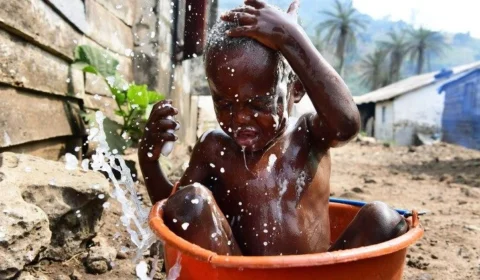 Água contaminada deixa 408 pessoas doentes na África do Sul; maioria é criança