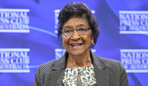 Quem é Navi Pillay, jurista sul-africana vencedora do Prêmio Nobel da Paz