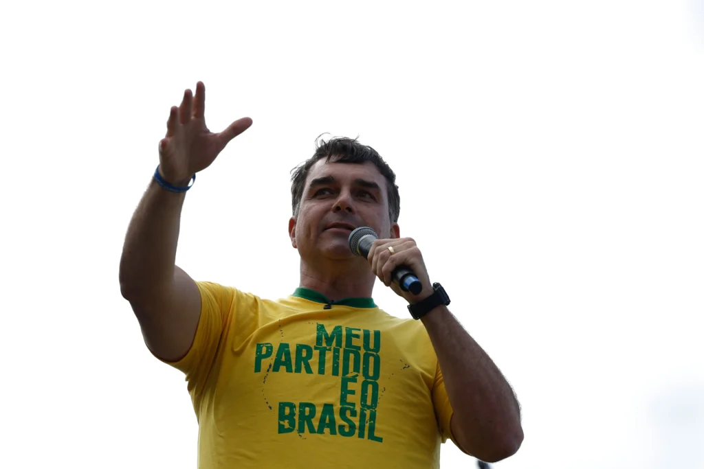 Inquérito da Polícia Federal deve apurar possível atuação da Rockbridge Network e pagamento de conteúdos eleitorais por perfis sediados no exterior sem identificação dos financiadores.