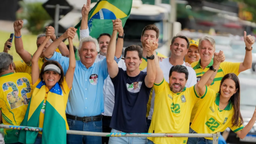Durante a mobilização, a candidata voltou a defender propostas de mudança na administração estadual e convocou seus apoiadores para a votação do próximo domingo.