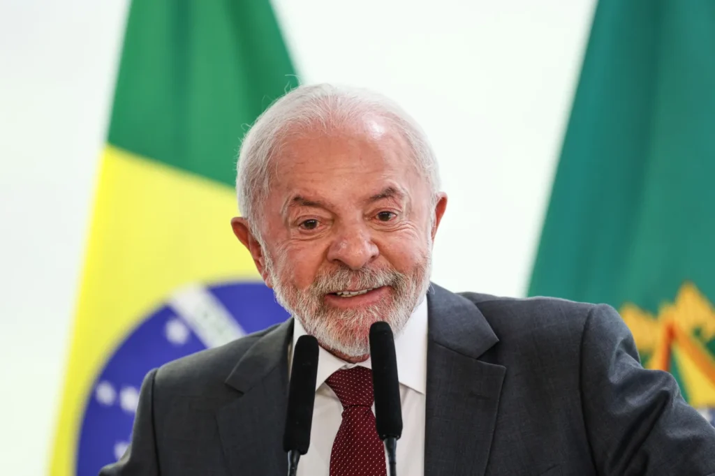 Economia vira eixo do 2º turno entre Flávio e Lula