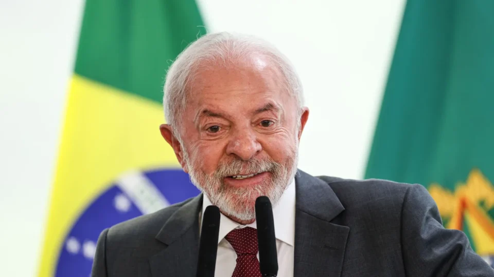 Vitória de Flávio expõe insatisfação com economia e aumenta pressão sobre Lula, diz especialista