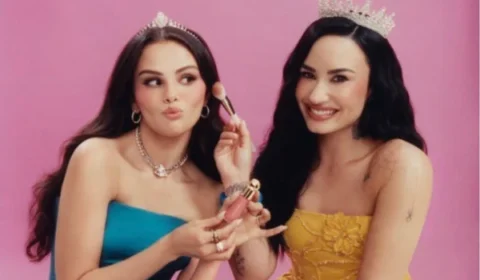 Selena Gomez e Demi Lovato recriam cenas de filme da Disney em campanha de beleza