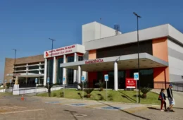 Médica é afastada após mensagem para “não dar alta” a petistas no dia da eleição