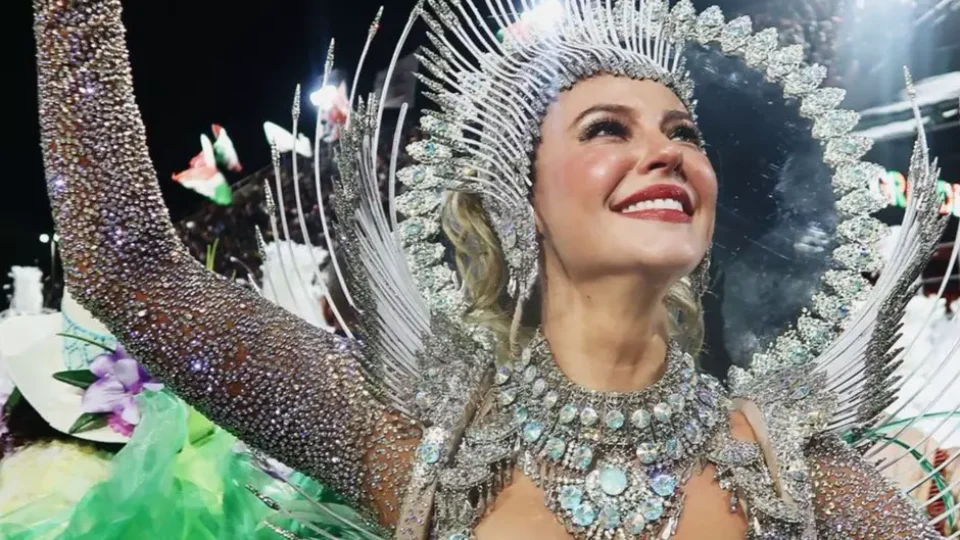 Paolla Oliveira será coroada na Imperatriz com shows de Iza, Jorge Aragão e Xande de Pilares