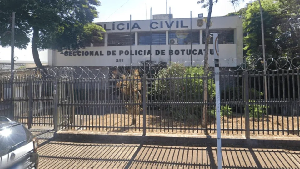 Mãe esfaqueia partes íntimas de homem após filho denunciar abuso sexual em SP