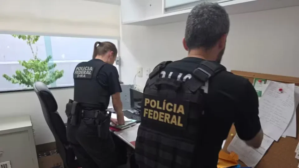 PF mira esquema de apoio ao garimpo ilegal no AM e bloqueia mais de R$ 35 milhões