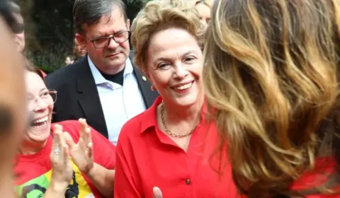 Dilma Rousseff vota em BH sob aplausos de apoiadores no segundo turno das eleições
