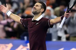Djokovic vai à final em Pequim e busca maior título dos últimos três anos