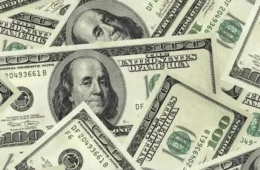 Dólar volta a subir e chega a R$ 5,35 com juros dos EUA e contas públicas no radar