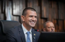 Quem é Douglas Ruas, político de 37 anos que deve assumir o governo do Rio após decisão do TSE