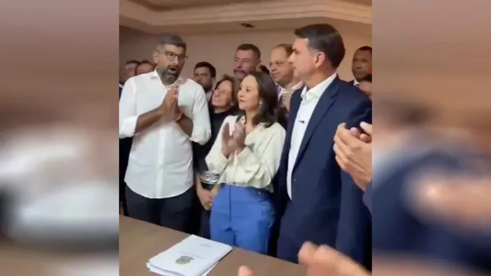 Aliado de Flávio Bolsonaro, governador do Pará mira votos de Lula no segundo turno