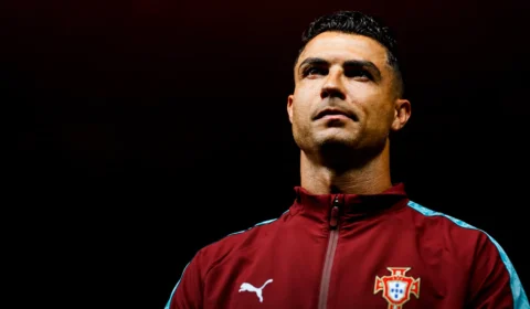Cristiano Ronaldo deixa Portugal e promete contar o que aconteceu nos bastidores