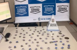 Homem é preso com 73 papelotes de maconha durante corrida por aplicativo no Rio