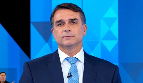 Flávio promete aumento real do salário mínimo e critica impostos no debate da Globo