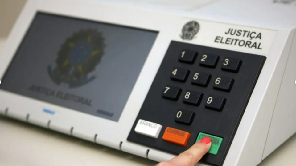 Propaganda eleitoral nas ruas termina às 22h deste sábado