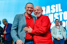 Presidente do PT diz que Lula quer “confronto direto” com Flávio e irá a debates no 2º turno