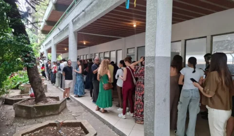 Filas de até 4 horas marcam votação em Minas Gerais neste domingo (4)