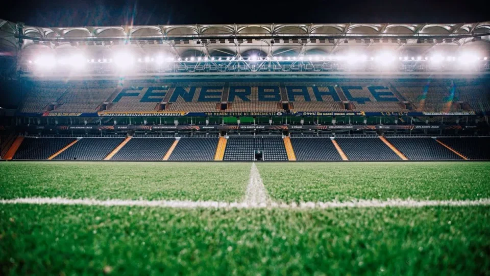Fenerbahçe x Slavia Praga: escalações, horário e onde assistir à Champions League